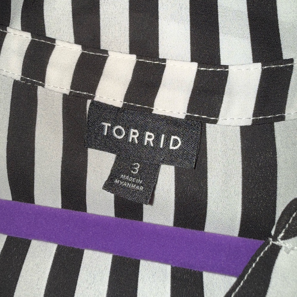 Torrid Peplum Georgette Button-Front Tie-Front Blouse - Picture 6 of 8